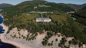 .und oppositionspolitikers alexei nawalny unter dem titel «putins palast». Putin S Palace Alexei Navalny 1 Billion Property Russian President New Video Tatler