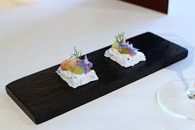 Reiswaffel Mit Busumer Krabben Eingelegten Gurkenperlen Krabbenmayonnaise Und Dill Reiswaffeln Ganseleber Tramezzini