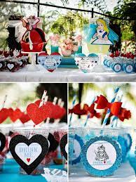 Autres idées de thèmes de soirée un peu décalés tenue chic et détail qui tue soirée stations de métro parisien soirée moche. Fete A Theme Alice Au Pays Des Merveilles Idees De Deco Theme Alice Au Pays Des Merveilles Fetes Disney Pays Des Merveilles