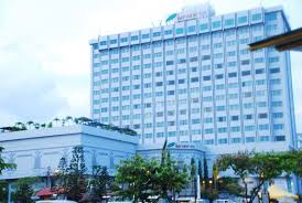 Mempunyai seramai 8 orang pemegang saham yang terdiri daripada ahli keluarga arwah haji ismail bin ahmad. Haji Ismail Group Makan Travel Sembang Leisure