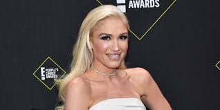 Ever since her no doubt days, gwen stefani has been inspiring our hair and makeup decisions. Gwen Stefani Has Short Hair And Bangs Photos Allure