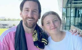 Sofía, la hermana de Santiago Giménez, prueba suerte en Liga MX pero lejos de Cruz Azul