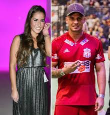 Doch die fans der beiden sänger geben sich mit dieser freudigen nachricht nicht zufrieden und wollen nun noch mehr wissen: Sarah Pietro Lombardi Geben Sich Gegenseitig Liebes Tipps Promiflash De