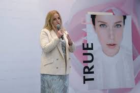 Barbara Zontek's Instagram, Twitter & Facebook