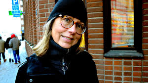 Fem röster: Köper du dina julklappar i handeln eller på nätet?