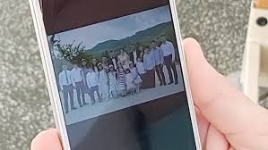 Este o informatie importanta bazata pe un studiu. Ea Este Femeia Cu Cei Mai MulÅ£i Copii Din Romania Are 42 De Ani Si 20 De Copii E Minunat Suntem O Familie UnitÄ