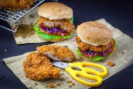 Burger ayam crispy tu mmg terbaek amat.selalu beli 2 utk sy sorang je. Patty Ayam Crispy Makanlab