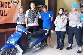 Saat sampai di kantor polisi, untuk membuat laporan kehilangan, anda bisa baca juga: Motor Kredit Hilang Jangan Lapor Polisi Dulu Klaimnya Bisa Gak Diganti Leasing Ini Alasannya Motorplus