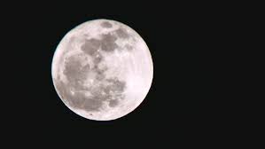 Each day the moon rises about fifty minutes later than the previous day, with a full moon always rising at sunset…. Shutterstock
