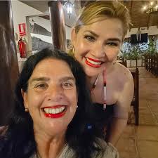 Expreso mi gratitud al Directorio del Comité pro Santa Cruz, a su  presidente Teyo Cochamanidis, a su primer vicepresidente Agustín Zambrana,  a su segundo vicepresidente Dino Franco, por el reconocimiento que recibimos