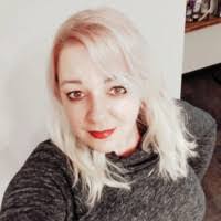 Jennifer Strohl's Instagram, Twitter & Facebook