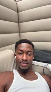 Even tho this mom is locked up she still spends quality time with her  daughter 🙏❤️‍🩹