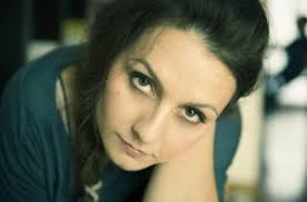 Il testo venne tradotto con l'aiuto di zucchero e con esso, che fu il suo primo brano in lingua italiana, partecipò. Elisa Bertato Teatro Scientifico Teatro Laboratorio