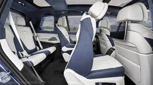 Mit dem beeindruckenden platzangebot seines innenraums vermittelt der bmw x7 eine neue erfahrung von großzügigkeit im luxussegment. Bmw X7 Abmessungen Und Kofferraumvolumen Hybrid Und Thermisch
