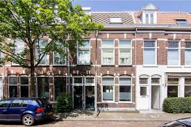 De al fath moskee, gelegen op de hoek van de wouwermanstraat, is ook getroffen door de grote brand. Woning Wouwermanstraat 5zwart Haarlem Oozo Nl