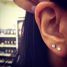 Double Earrings Just What I Want Still Looks Normal But Just A Little Rebellious D Double Ear Piercings 2nd Ear Piercing Earings Piercings