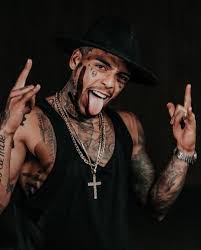 Sus primeras canciones aparecieron a fines del 2012 y comenzó a hacerse de un nombre en la industria con el tema 'tá bombando é'. Famosos Lamentam Morte De Mc Kevin Va Em Paz Quem Quem News