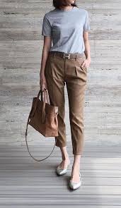 Özel gün için simli şal modeli ,yeni öğrenmek isteyenler için yapımı çok kolay bir model.yeni videolar için kanalıma destek olmayı. Kahverengi Pantolon Kombinleri Bayan Kadin Blogu