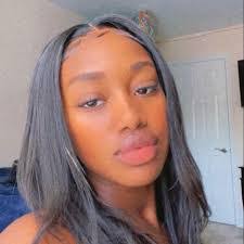 Ashley Squire's Instagram, Twitter & Facebook