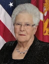 Beth Householder's Instagram, Twitter & Facebook