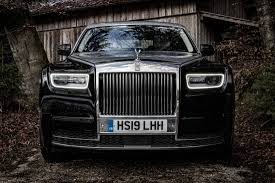 Apr 19, 2021 · rolls royce phantom is a 5 seater luxury car available at a price range of rs. Fahrbericht Rolls Royce Phantom 2020 Autoscout24