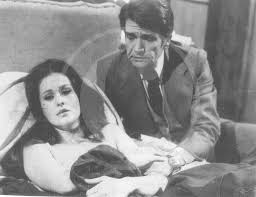 Το 1973 ενσάρκωσε τη νατάσα αυγέρη στην ταινία «οι γενναίοι πεθαίνουν δυο φορές», στην οποία πρωταγωνιστούσε ο άγγελος αντωνόπουλος και η γκέλυ μαυροπούλου. O Aggelos Antwnopoylos Kai H Diaxronikh Gohteia Toy Cosmopoliti Com Xristina Polith