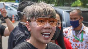 Mbak you meninggal dunia, roy kiyoshi sempat ramalkan soal penyakitnya dikutip kompas.com dari youtube trans tv official, sabtu (03/07), roy. 4 Pengakuan Roy Kiyoshi Soal Filler Dagu Menyesal Hingga Terinspirasi Anime