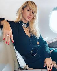 Об этом лобода рассказала в эфире украинского. Zvezda Upala Svetlana Loboda Popala V Nepriyatnuyu Situaciyu Iz Za Plagiata