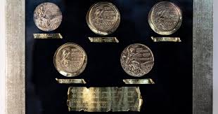 At the 1996 olympic games in atlanta, egerszegi earned a bronze medal in the 400 im and then won the 200m backstroke to. Egerszegi Krisztina Olimpiai Aranyermei Demokrata