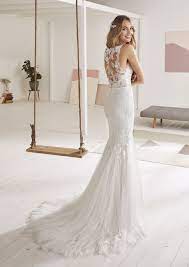 Boho brautkleider meerjungfrau brautkleider prinzessin farbige brautkleider. White One 2019 Collection Obelia Brautkleider Online Brautkleid Designer Pronovias Brautkleid