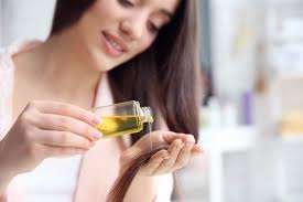 Nah, untuk dapat rambut yang indah, salahsatunya dengan menggunakan shampo terbaik untuk rambut kering. Rawat Rambut Keringmu Dengan 10 Rekomendasi Hair Oil Terbaik 2020