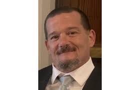 Leslie Benner's Instagram, Twitter & Facebook