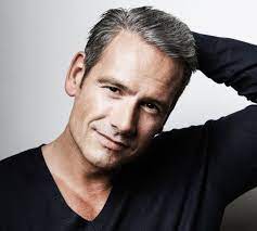 Männerfrisuren ab 50 männerfrisuren 2019 david beckham rockabilly stil idee trend herren männerfrisuren 2019 stilvoll idee trend rockabilly lange weitere ideen zu männer frisuren frisuren haarschnitt männer. Mannerfrisuren Ab 50 Frisuren Trendfrisuren2019 Frisurideen Neuefrisur Style Graue Haare Manner Manner Frisur Kurz Haare Manner