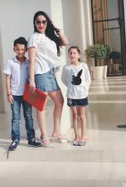 Sanjay Dutt Twins Turns A Year Older Manayata Throws A Fun Filled Party Hungryboo Mother Daughter Photos Kids Fashion Dress Twin Birthday Parties