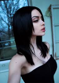 They also have naturally pink lips, pink nails & their skin turns pink sometimes. Johanna Herrstedt Gallery Black Hair Pale Skin Hair Pale Skin Goth Beauty