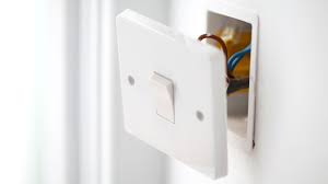 Installing Ceiling Lights But There Is No Earth | On Free Electrical Advice  - Electricians Forums