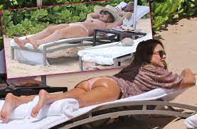 Jessica Alba Shows Bikini Butt Hawaii Vacation Family Pics