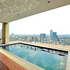 High Or Low Poolpros Always Find A Way To Build And Maintain A Great Haywardpool Hay Luxury Swimming Pools Indoor Swimming Pool Design Swimming Pool Designs