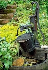Plus De 40 Idees De Fontaines De Jardin Decoratives Extraordinaires In 2020 Water Fountains Outdoor Garden Water Pump Fountains Outdoor
