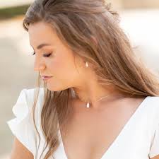 Collier de mariée avec bijou de dos "Mia", gouttes nacrées pendantes