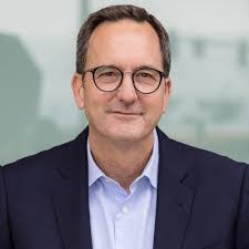 Geoff Vince's Instagram, Twitter & Facebook