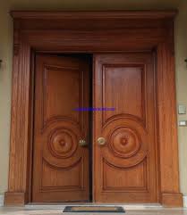 Pintu yang terbuat dari bahan dasar kayu utuh mungkin menjadi produk yang paling banyak digunakan oleh masyarakat di indonesia, salah satunya yaitu selain itu, kayu ini tidak mudah untuk melengkung sehingga cocok untuk diaplikasikan sebagai daun pintu. Kusen Pintu Jati Solid Mewah Syailendra Mebel Jepara