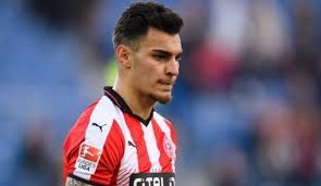 Kaan ayhan 1994 yılında almanya gelsenkirchen şehrinde dünyaya gelmiştir. Galatasaray Kaan Ayhan I Transfer Mi Ediyor Kaan Ayhan Hangi Takimda Oynuyor