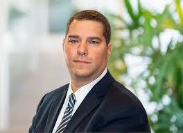 Henry Salas's Instagram, Twitter & Facebook