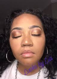 Looks By Lia 的个人主页