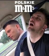 Zwróćcie uwagę na ROLKI. PiSiory używają je do do propagowania Nawrockiego! 