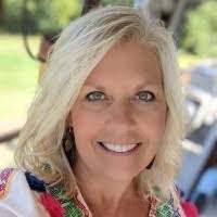 Jenny Ponder's Instagram, Twitter & Facebook