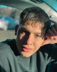 𝕭𝖗𝖚𝖓𝖔 𝕰𝖘𝖈𝖔𝖇𝖆𝖗•