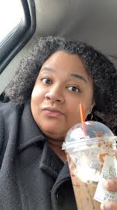 Kelly Welz's Instagram, Twitter & Facebook