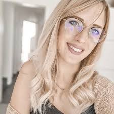 Sandra Sievers's Instagram, Twitter & Facebook